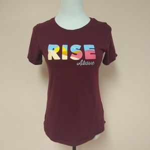 Old Navy maroon graphic tee